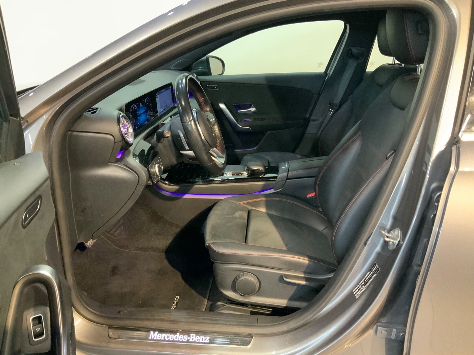 Grå Mercedes A200 fra 2020