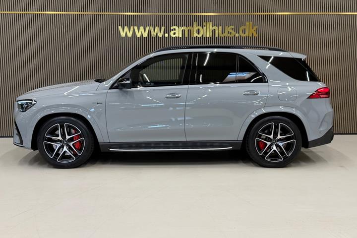 Grå Mercedes GLE53 fra 2025