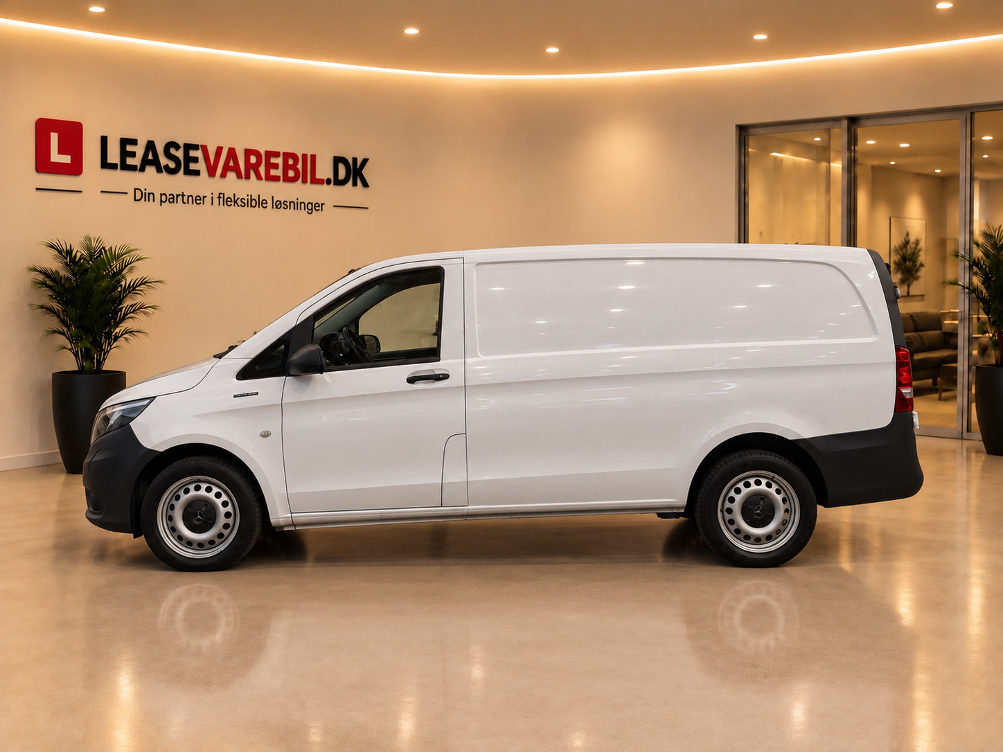 Hvid Mercedes eVito 112 fra 2022