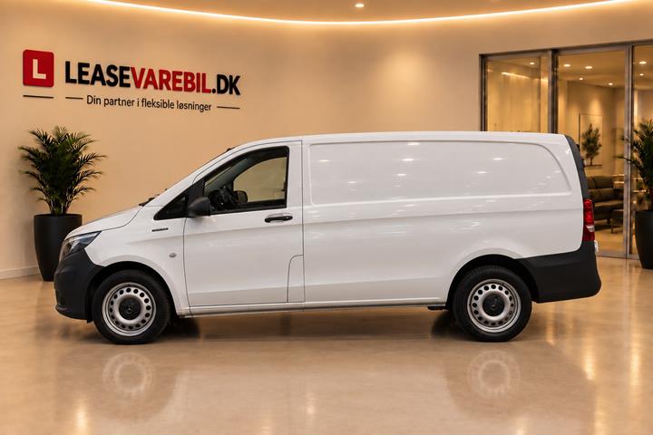 Hvid Mercedes eVito 112 fra 2022