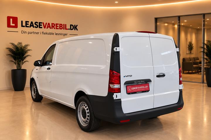 Hvid Mercedes eVito 112 fra 2022