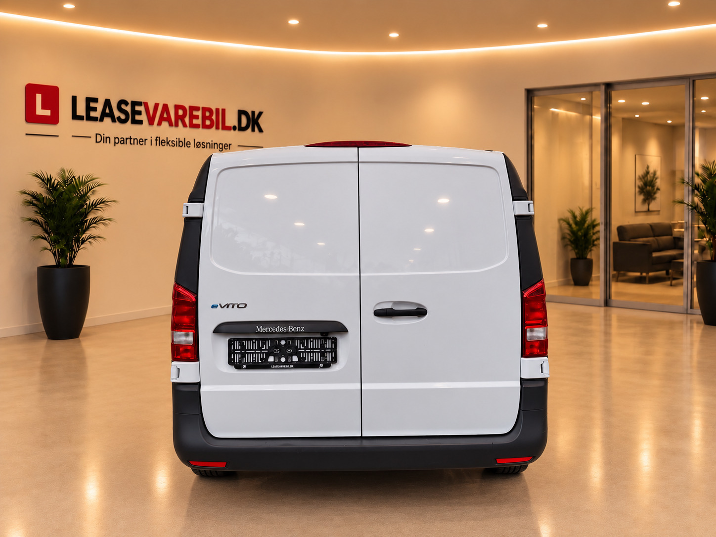 Hvid Mercedes eVito 112 fra 2022