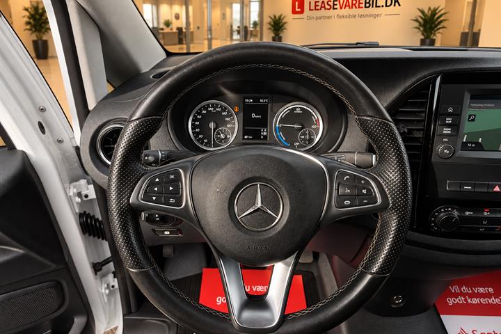 Hvid Mercedes eVito 112 fra 2022