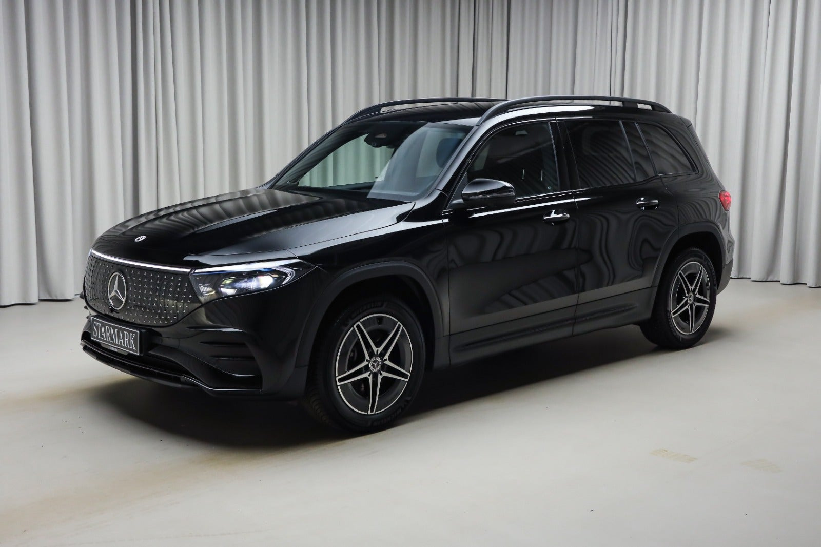 Sort Mercedes EQB250+ fra 2026