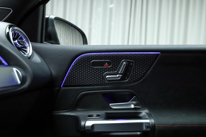 Sort Mercedes EQB250+ fra 2026