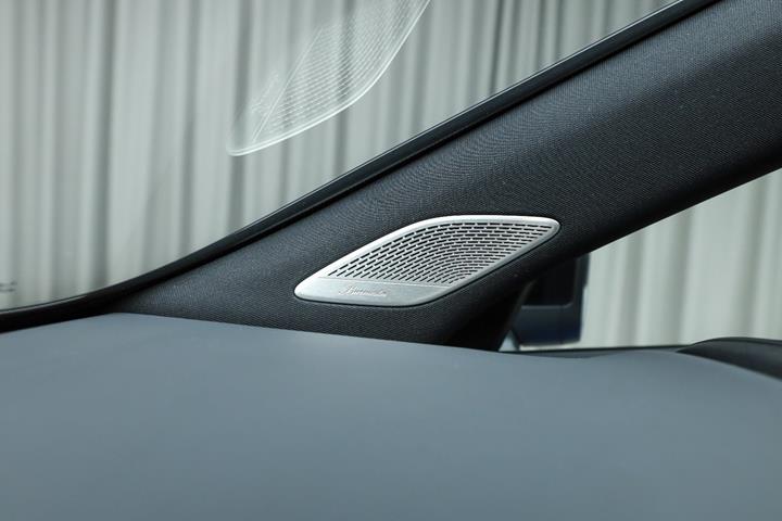 Blå Mercedes CLA250+ fra 2026