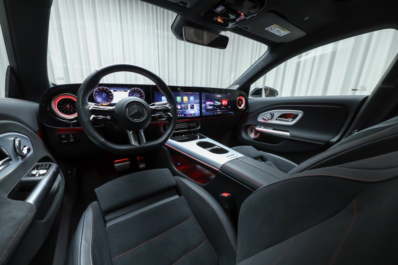 Hvid Mercedes CLA250+ fra 2026