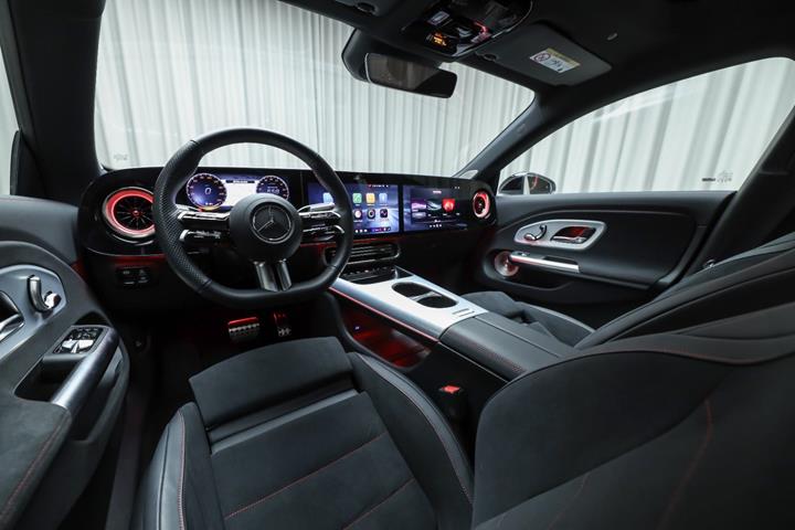 Hvid Mercedes CLA250+ fra 2026