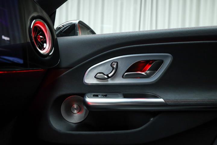 Hvid Mercedes CLA250+ fra 2026