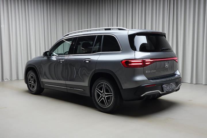 Grå Mercedes EQB250+ fra 2026