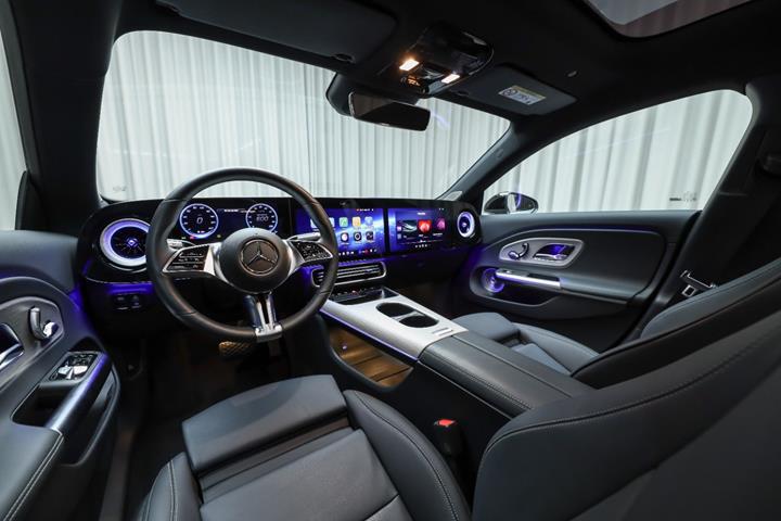 Sølv Mercedes CLA250+ fra 2026