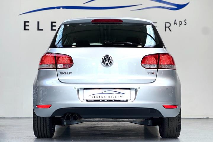 Sølv VW Golf VI fra 2012