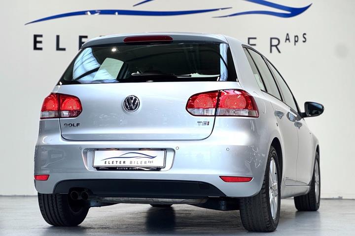 Sølv VW Golf VI fra 2012