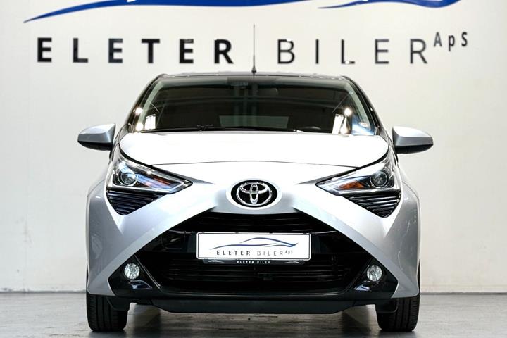 Sølv Toyota Aygo fra 2019
