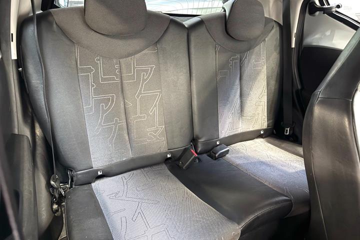 Sølv Toyota Aygo fra 2019
