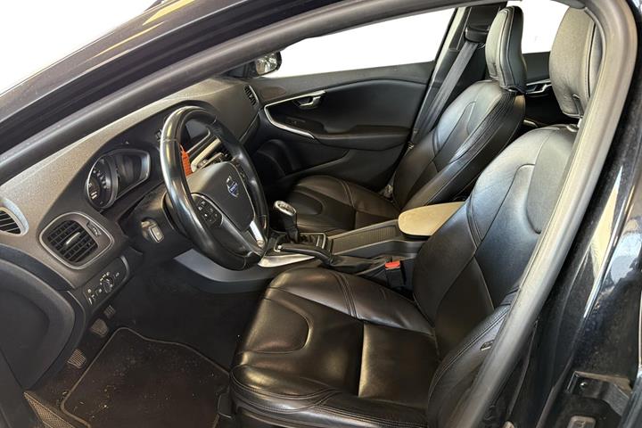Sort Volvo V40 CC fra 2014