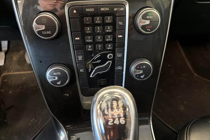 Sort Volvo V40 CC fra 2014