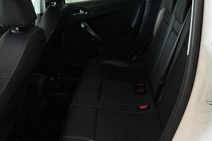 Hvid Peugeot 2008 fra 2019