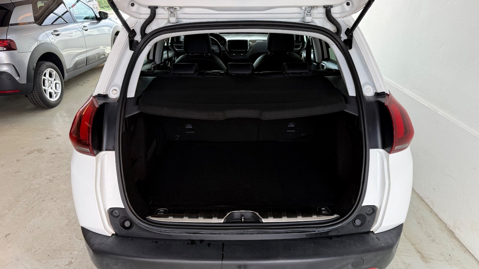 Hvid Peugeot 2008 fra 2019