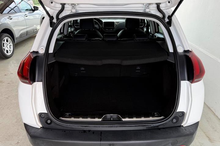 Hvid Peugeot 2008 fra 2019
