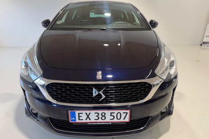 Lilla Citroën DS5 fra 2015
