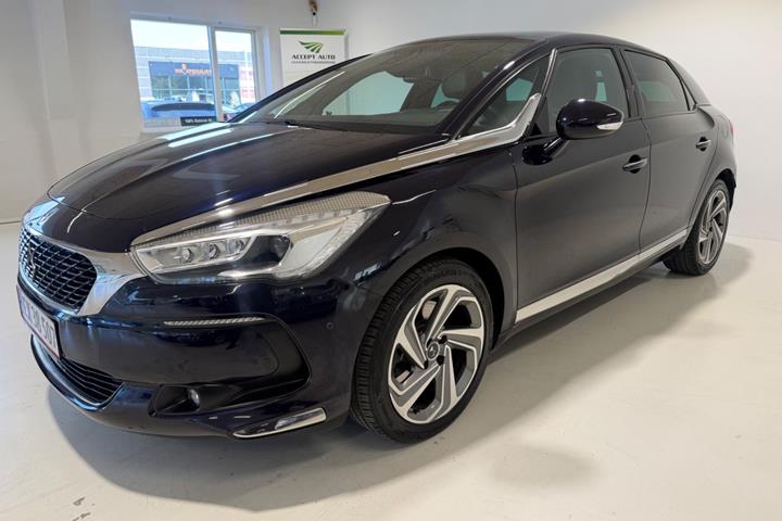 Lilla Citroën DS5 fra 2015