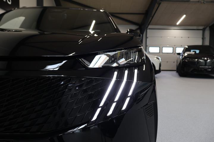 Sort Peugeot e-5008 fra 2025