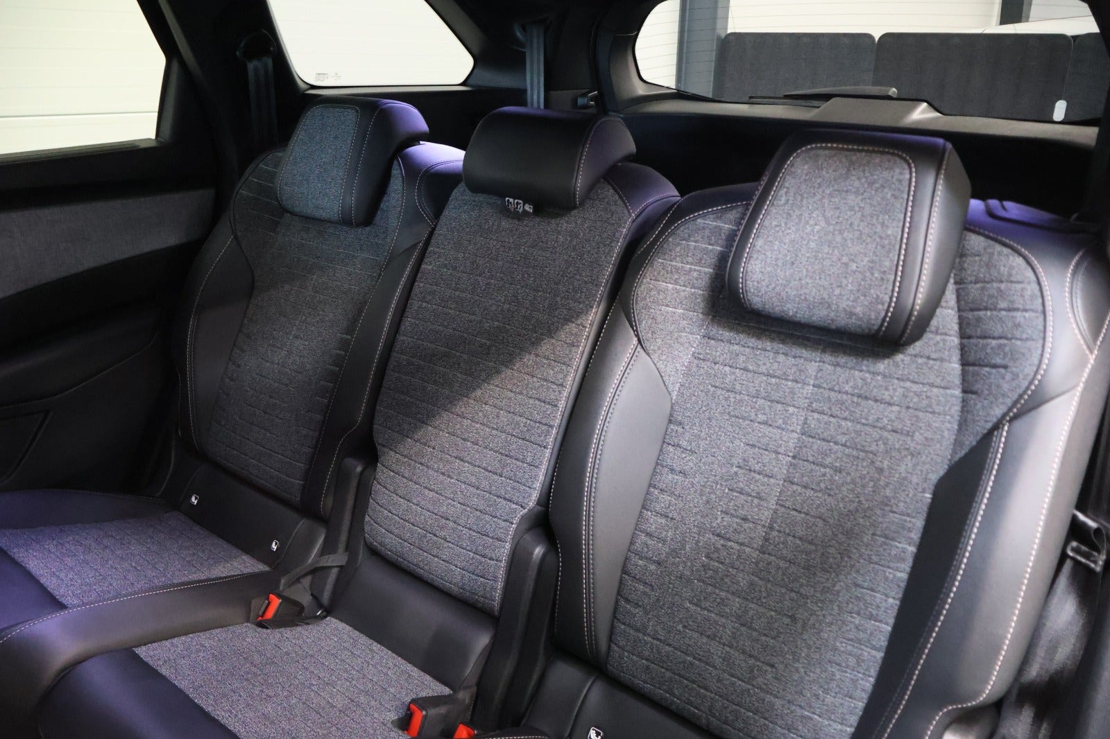 Sort Peugeot e-5008 fra 2025