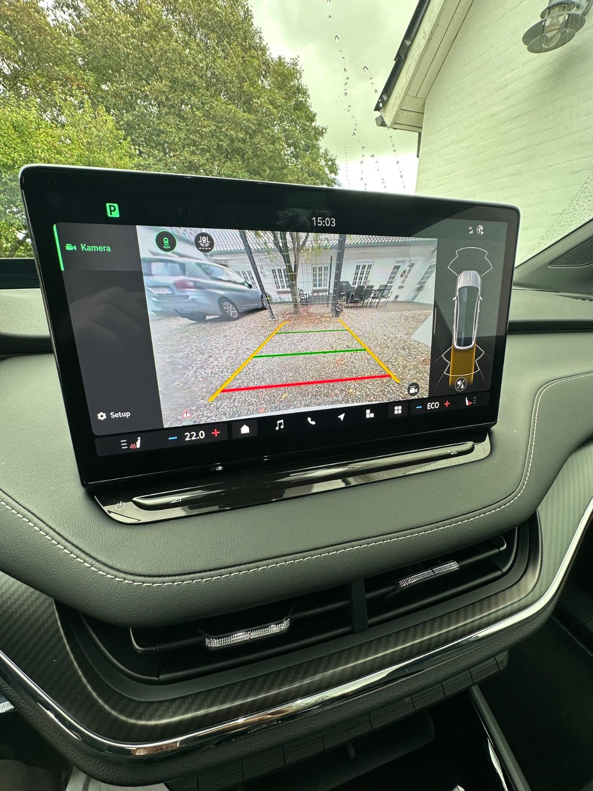 Hvid Skoda Enyaq fra 2025