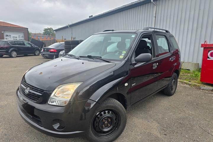 Sort Suzuki Ignis fra 2008 set udefra