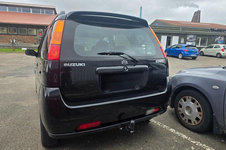 Sort Suzuki Ignis fra 2008