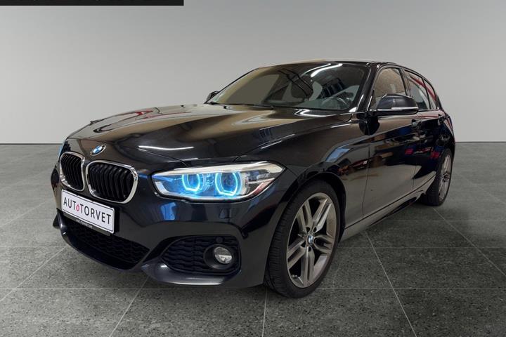 Sort BMW 118d fra 2018 set udefra