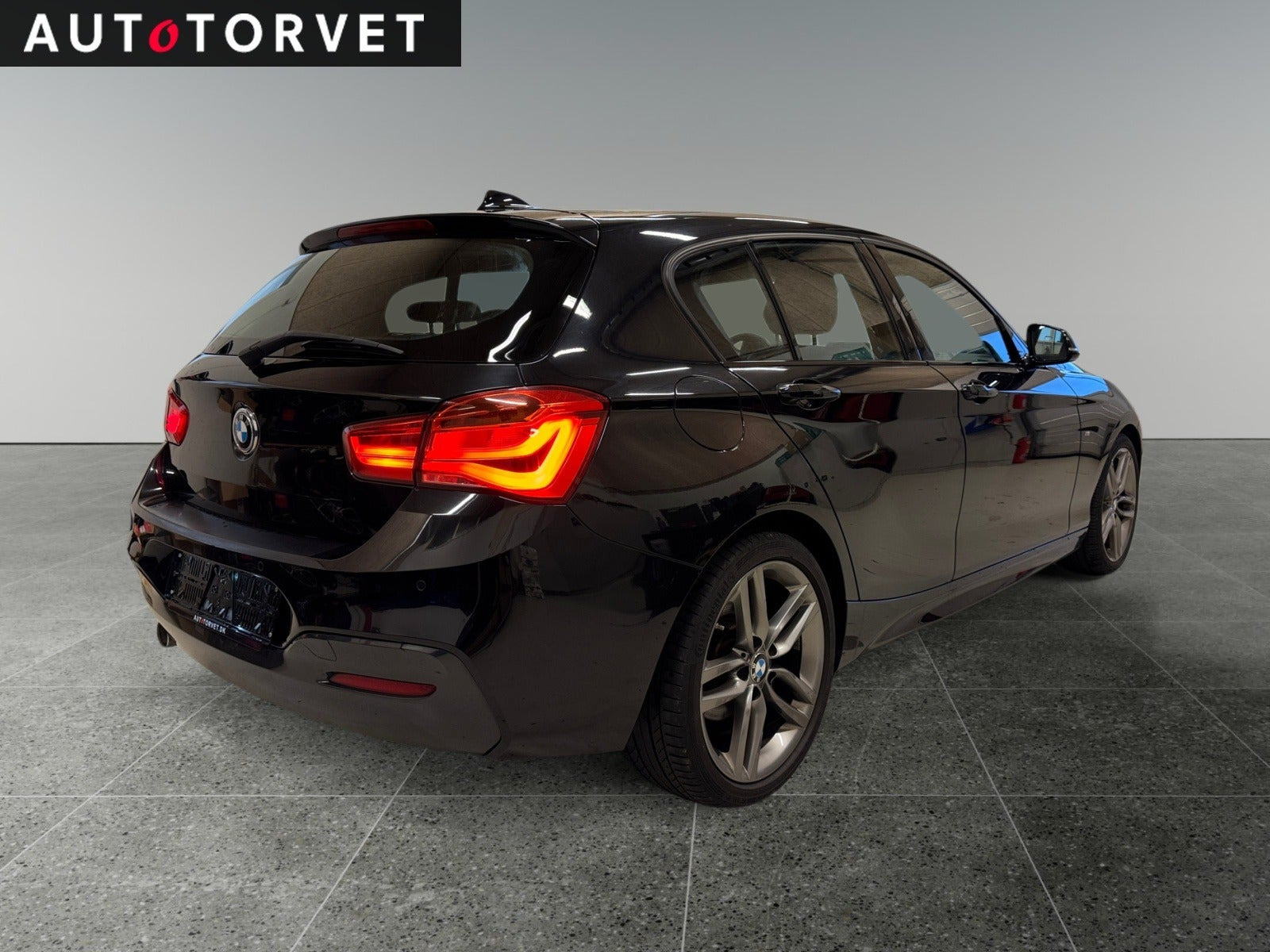 Sort BMW 118d fra 2018