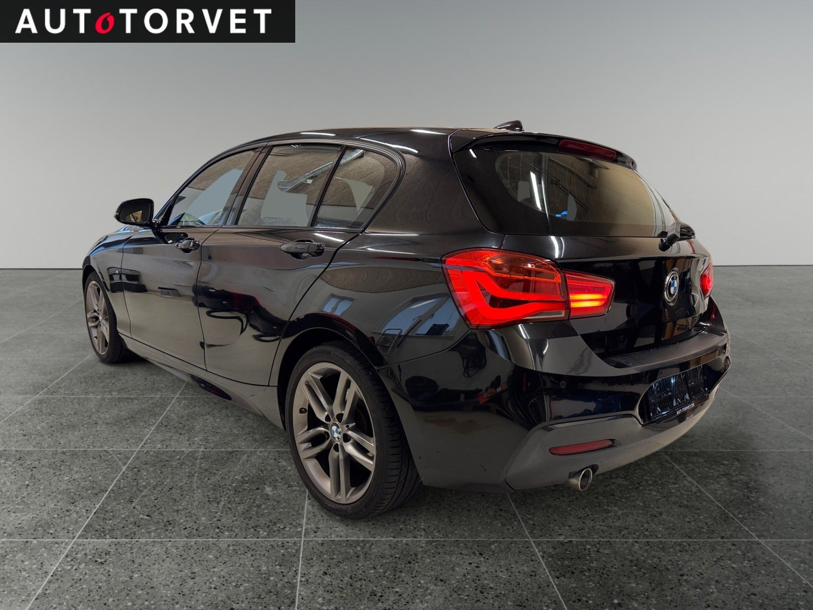 Sort BMW 118d fra 2018