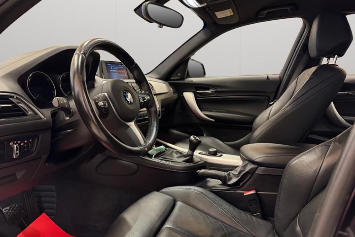Sort BMW 118d fra 2018