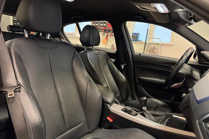 Sort BMW 118d fra 2018