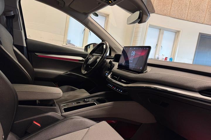 Sort Skoda Enyaq fra 2022