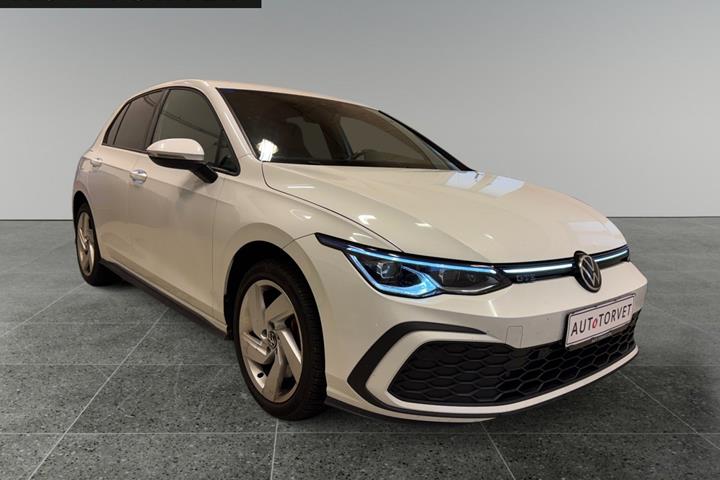 Hvid VW Golf VIII fra 2021
