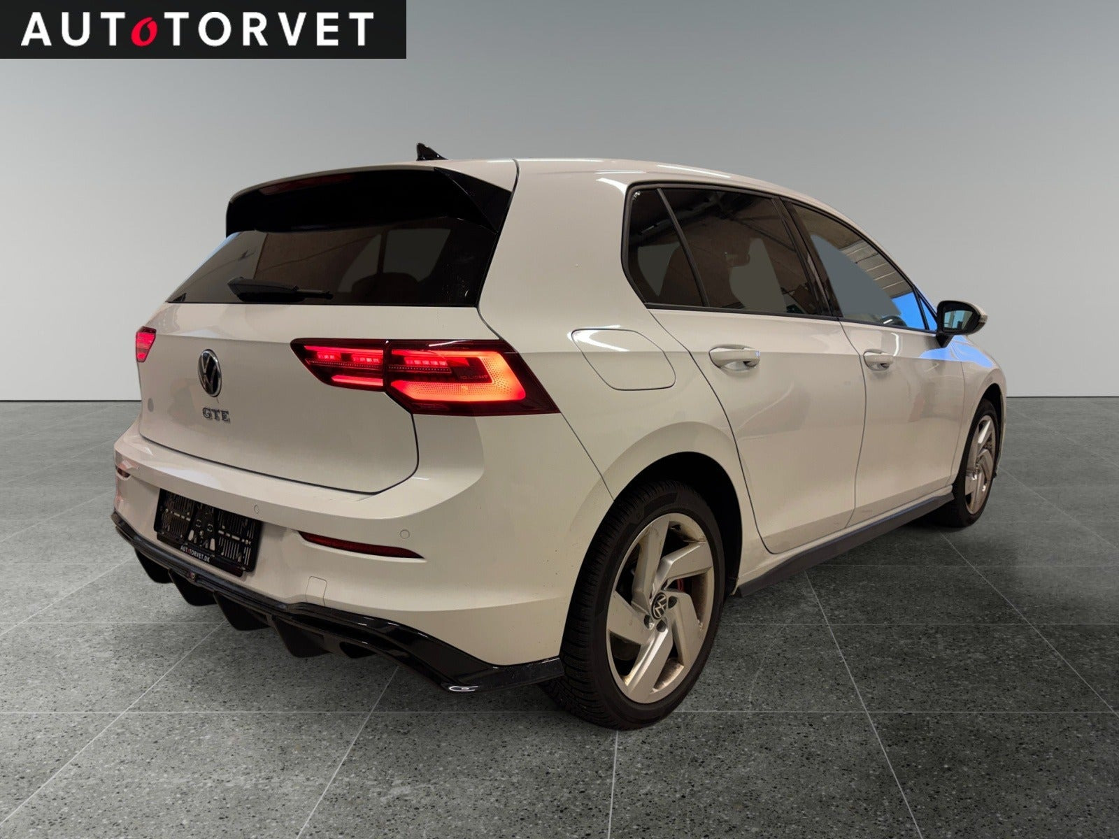 Hvid VW Golf VIII fra 2021
