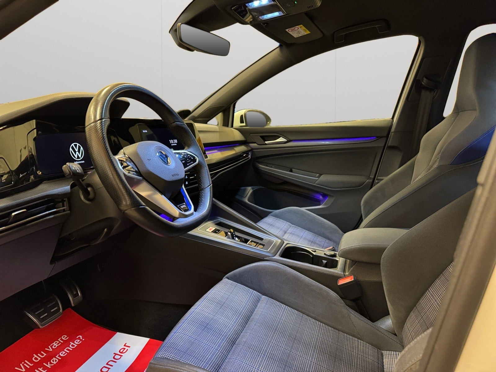 Hvid VW Golf VIII fra 2021