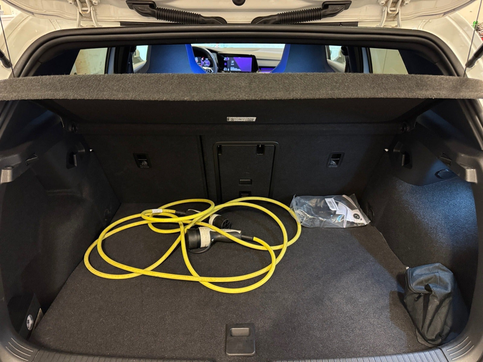 Hvid VW Golf VIII fra 2021