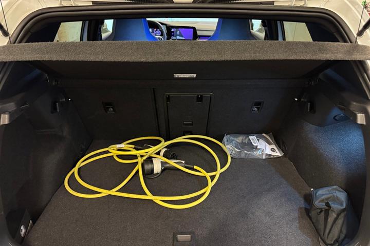 Hvid VW Golf VIII fra 2021