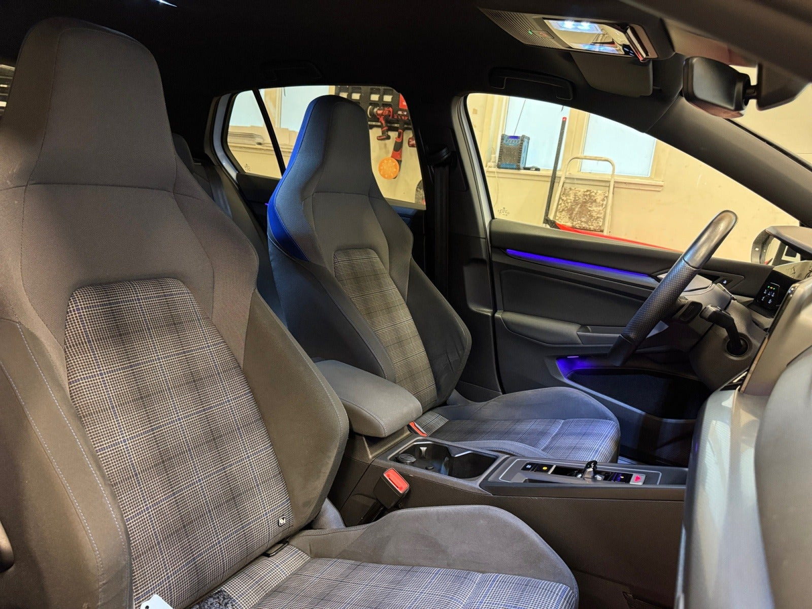 Hvid VW Golf VIII fra 2021