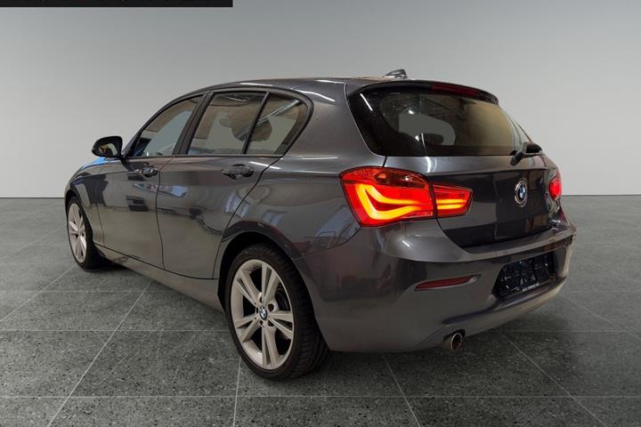 Grå BMW 118d fra 2018