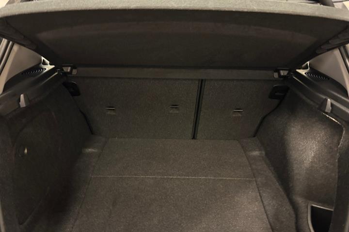 Grå BMW 118d fra 2018