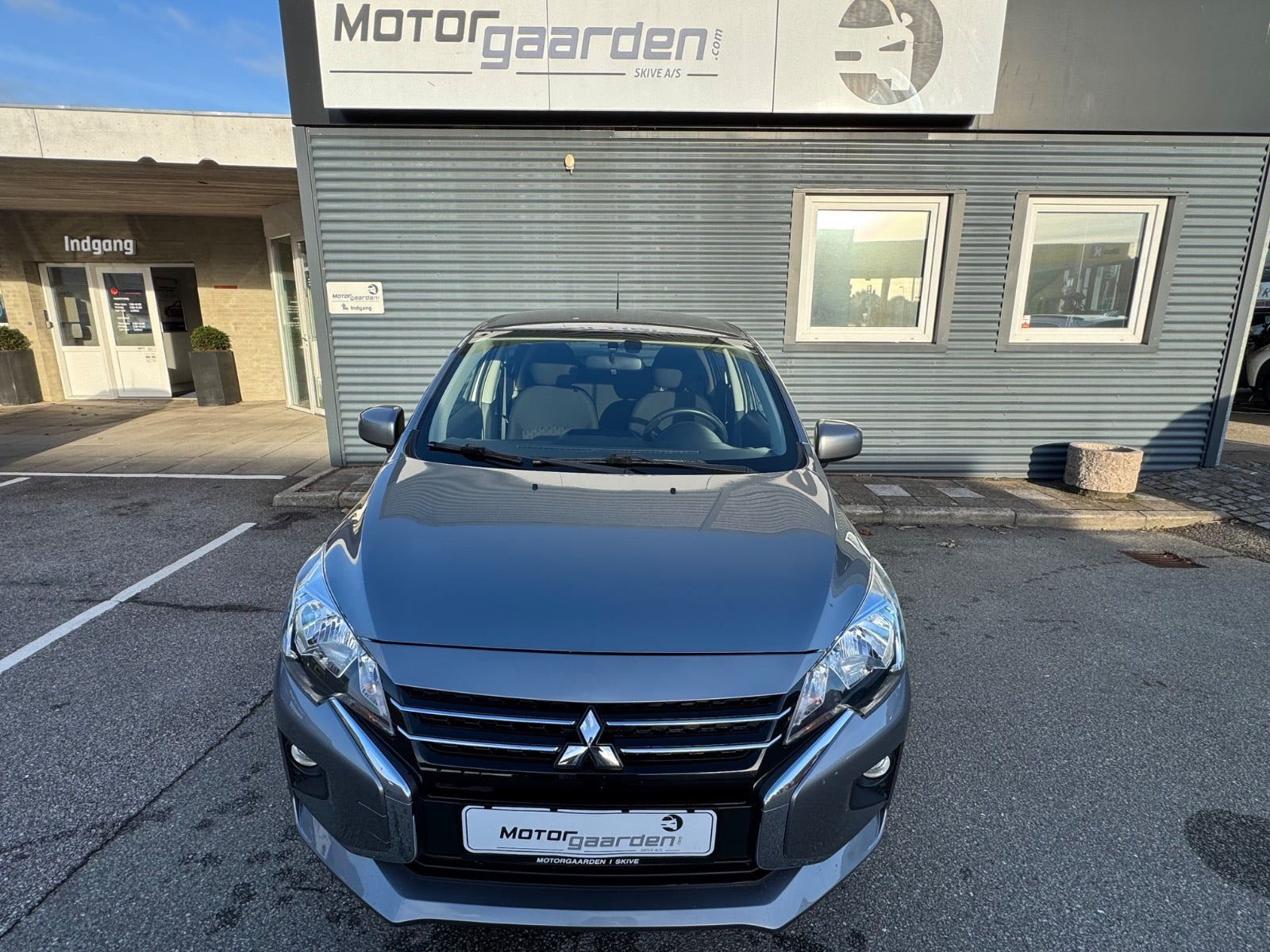 Grå Mitsubishi Space Star fra 2022