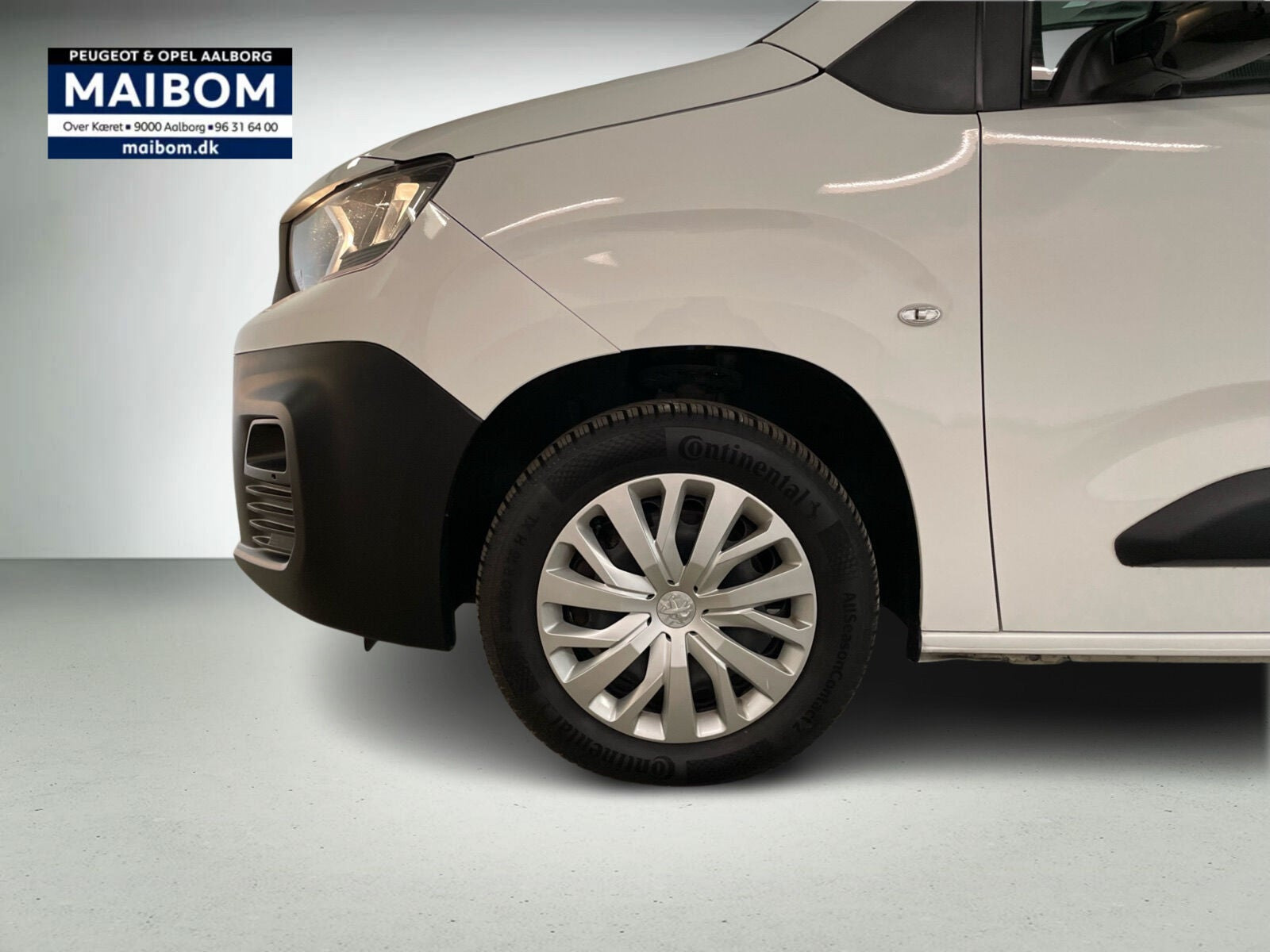 Hvid Peugeot Partner fra 2022