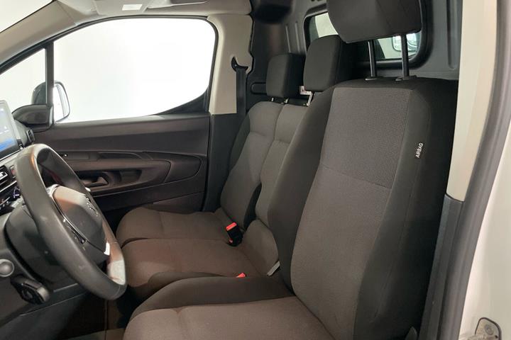 Hvid Peugeot Partner fra 2022