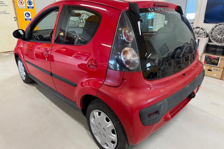 Rød Citroën C1 fra 2006