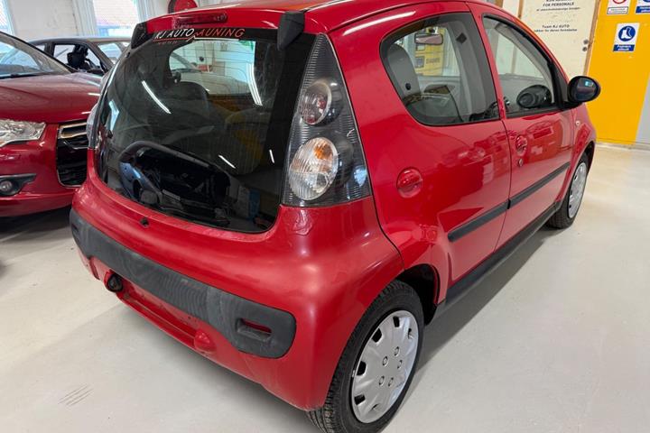 Rød Citroën C1 fra 2006